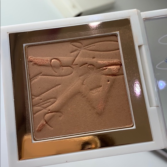 MAC Riri Love Rihanna Bronzing Powder - Picture 4 of 6